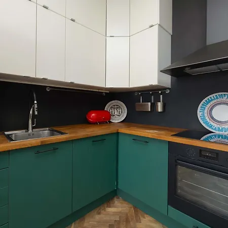 Modern With 2 Bedrooms Close To The Pge Stadium By Renters