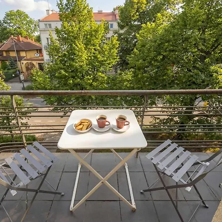 Modern With 2 Bedrooms Close To The Pge Stadium By Renters Апартаменты *